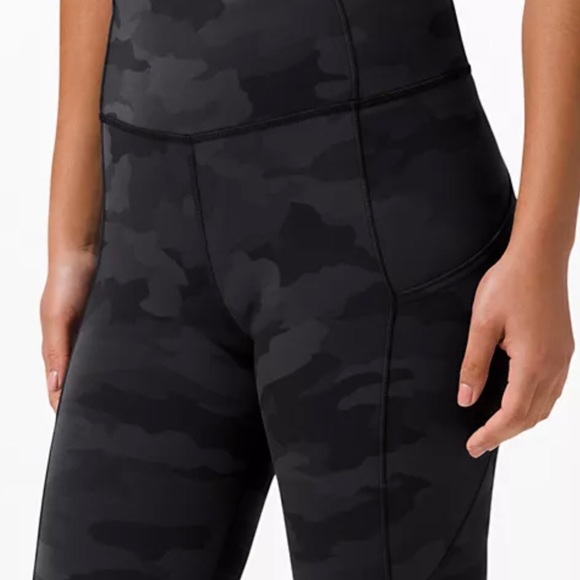 Lululemon Fast and Free 10” Camo Shorts Size 4 - Picture 1 of 8